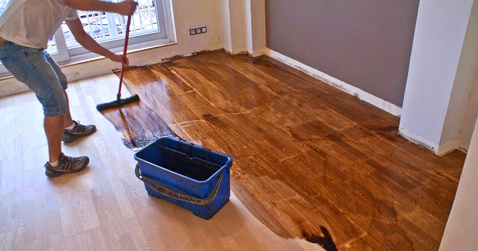 pintado de parquet de madera tintura